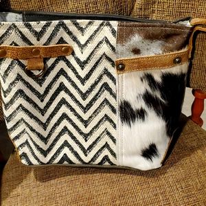 Myra bag w/ hyde